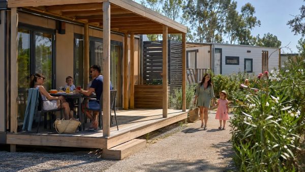 Camping 5 étoiles à Perpignan : l'expérience de luxe en plein air
